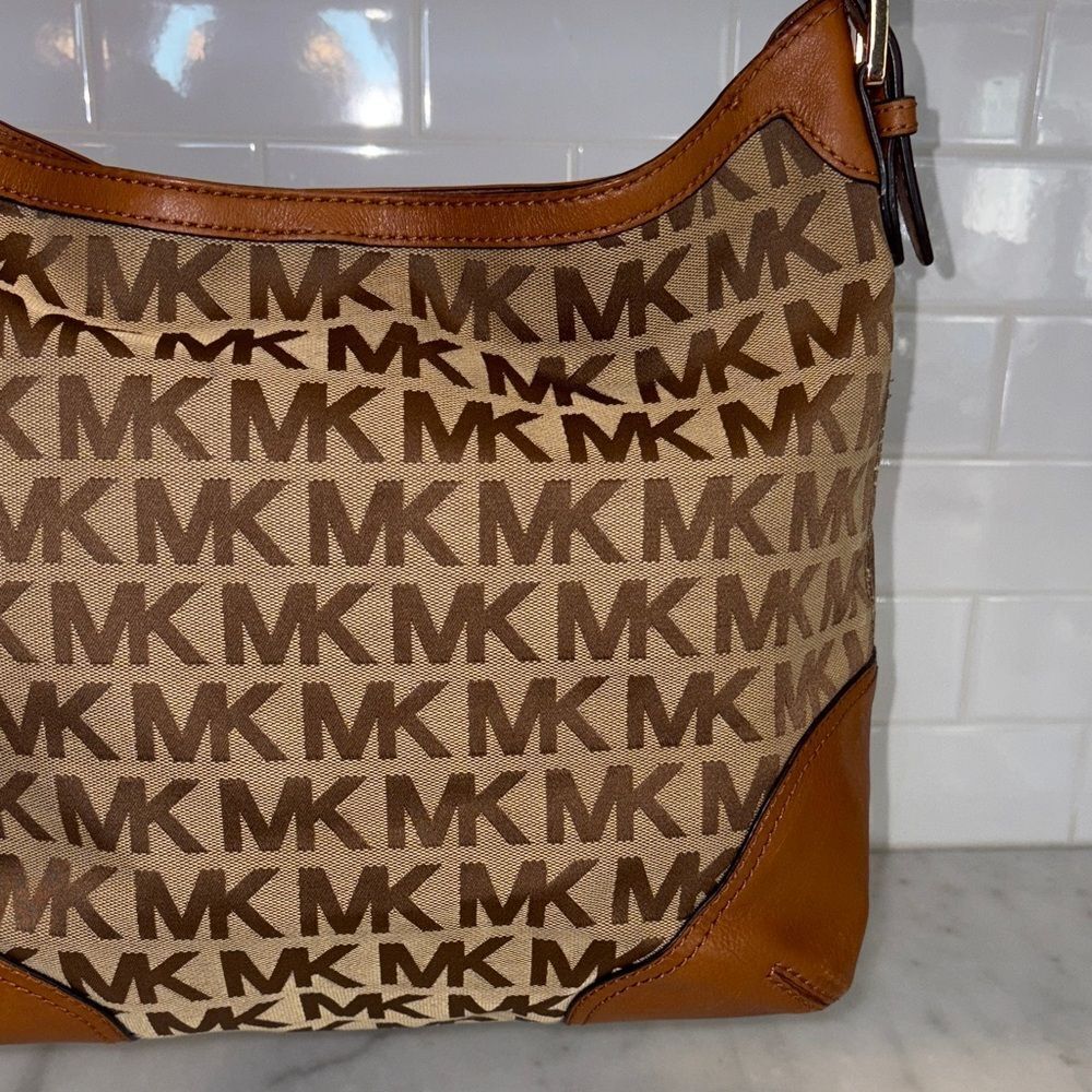 Michael Kors Bag Purse Handbag Millbrook Signature Jacquard Large Shoulder Hobo - Picture 6 of 16